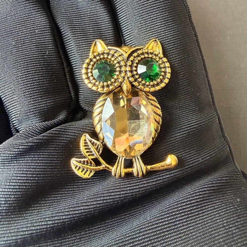 Owl Brooch Pin Green Eyes Champagne Crystal Gold Tone Bird Statement Jewelry